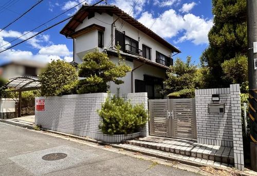 奈良県生駒市鹿ノ台西2丁目(一戸建)の賃貸物件の外観