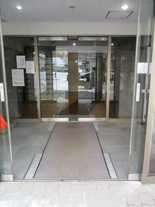 シャンボール札幌の玄関