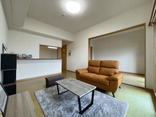 リード大手町の居間