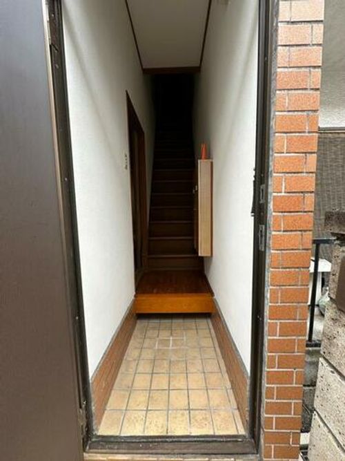大阪府東大阪市中小阪3丁目(一戸建)の賃貸物件の玄関