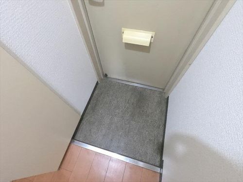 フロッグハウスカズオの玄関