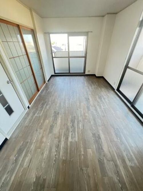 兵庫県加古川市平岡町西谷(マンション)の賃貸物件の居間