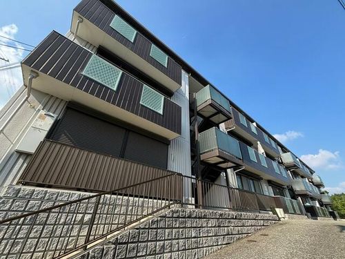 ロイヤルクイーンズパーク池田の外観