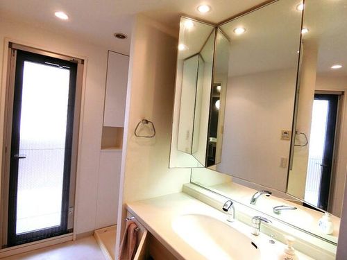 ゼルクシティNC棟の内装