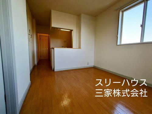 福岡県築上郡築上町大字西八田(アパート)の賃貸物件201の居間