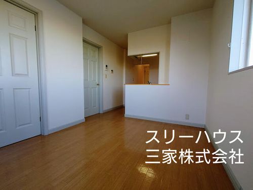 福岡県築上郡築上町大字西八田(アパート)の賃貸物件201の居間