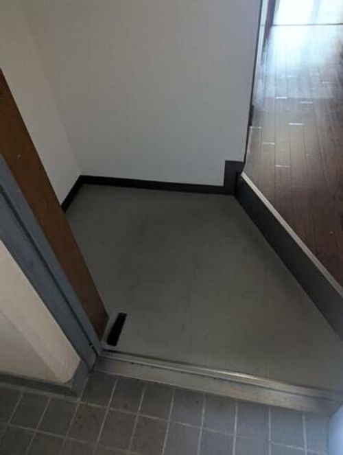 フェイム瀬田の玄関