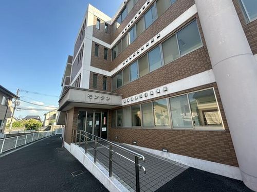 モンタン206の玄関