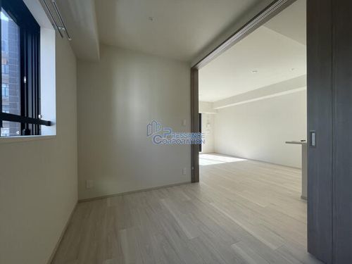 プレサンスレイズ新梅田の居間