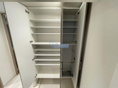 プレサンスレイズ新梅田の玄関