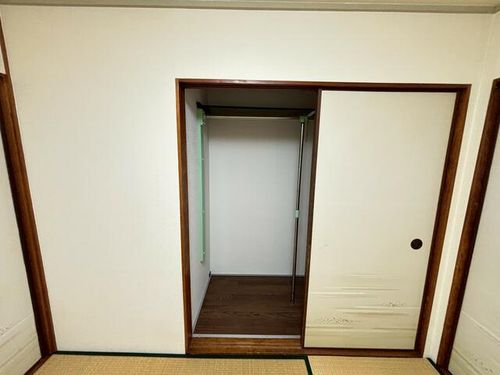 西井マンションの内装
