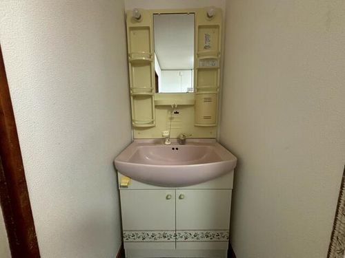 西井マンションの内装