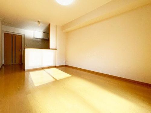 コンフォール別府の居間
