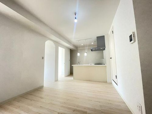 京都府京都市山科区西野山射庭ノ上町(マンション)の賃貸物件の居間