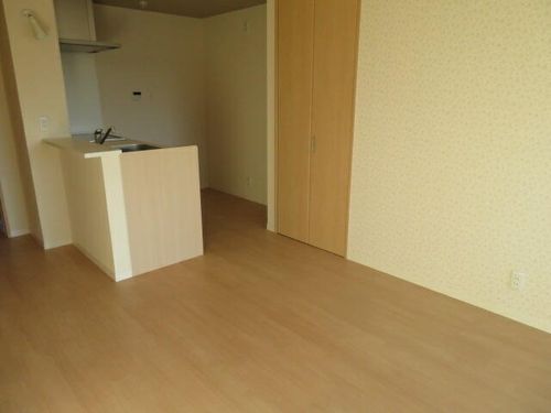 兵庫県丹波篠山市杉(マンション)の賃貸物件の居間