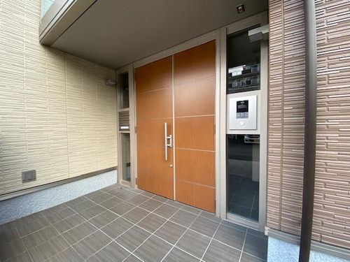 ロアールメゾン2の玄関