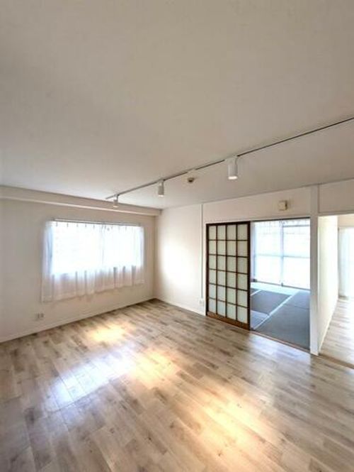 アルファックス藤松の居間