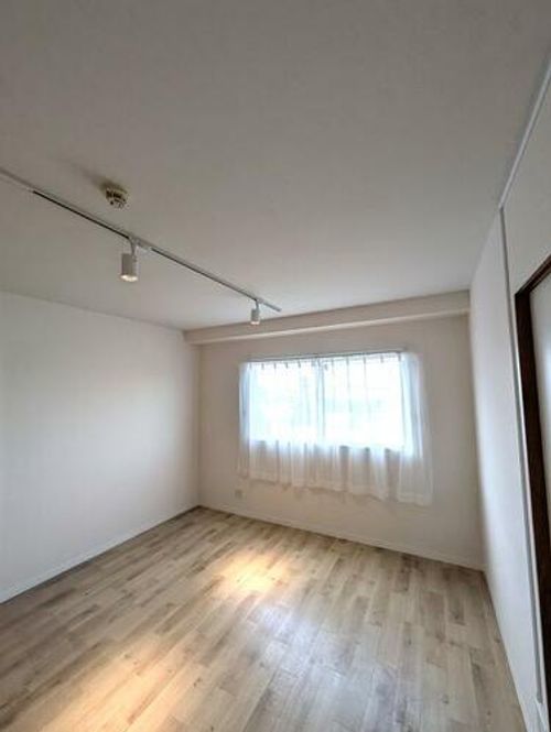 アルファックス藤松の居間