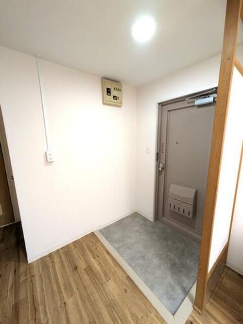 アルファックス藤松の玄関