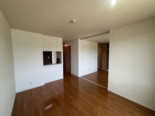ガーデン二上山の居間