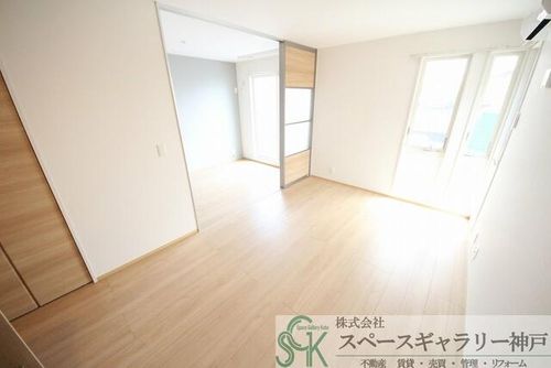 エムライズ材木町の居間