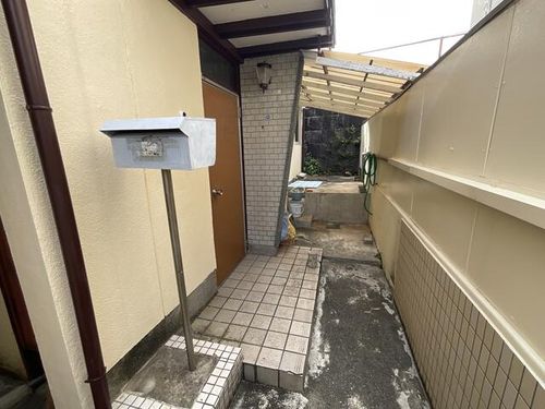 福岡県大牟田市宮原町1丁目(一戸建)の賃貸物件の玄関