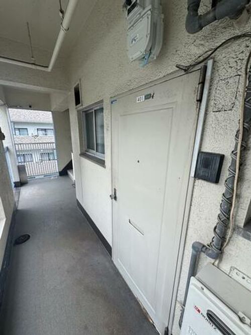 パレス上原の玄関