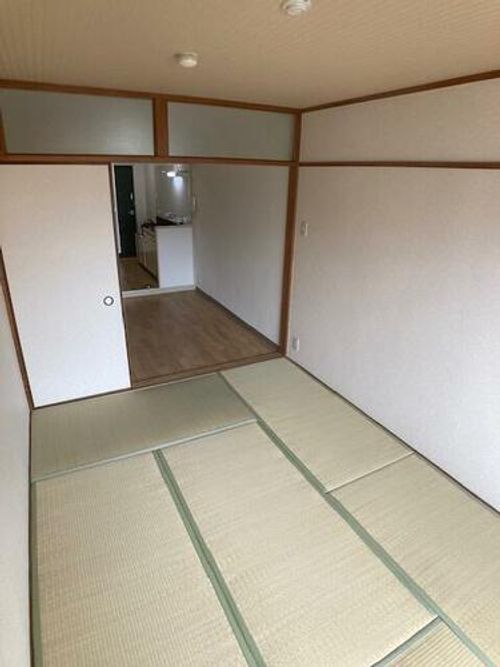 カワオトビルの内装