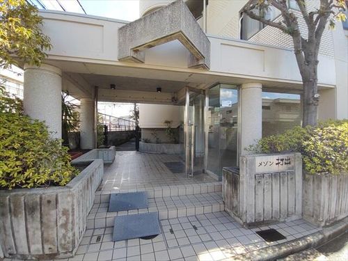 メゾン打出の玄関