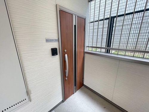 京都府京都市山科区椥辻西浦町(アパート)の賃貸物件の玄関
