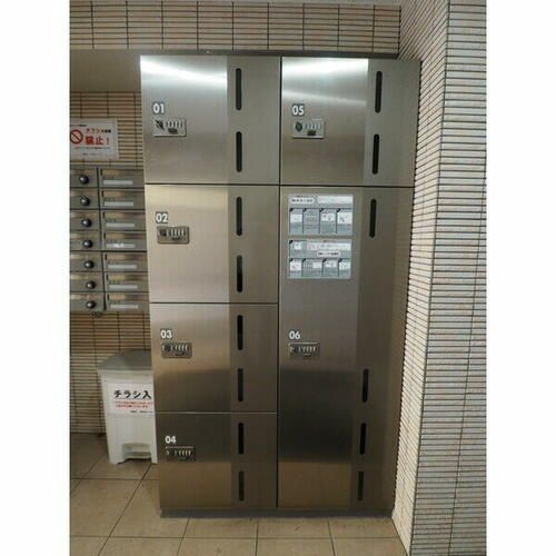 ナンディーヌトレーズのその他画像