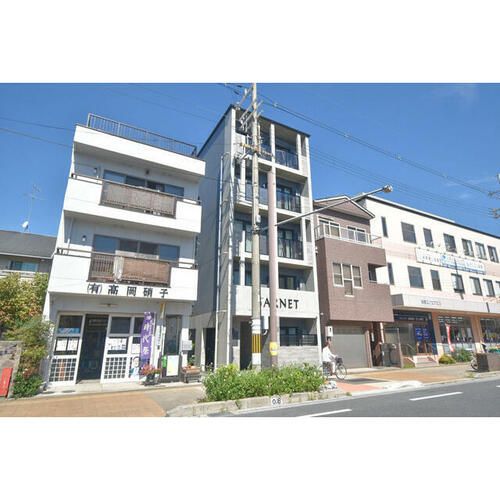 THE GARNET SUITE RESIDENCE 西大路の外観