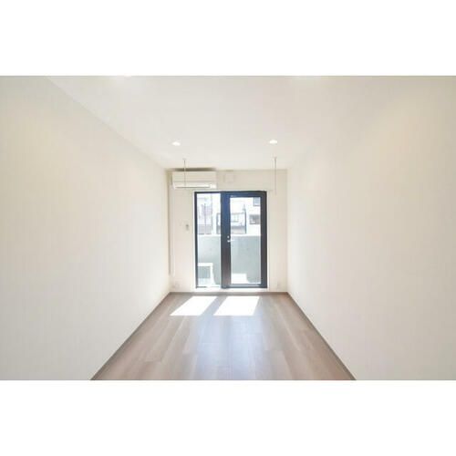 THE GARNET SUITE RESIDENCE 西大路の居間