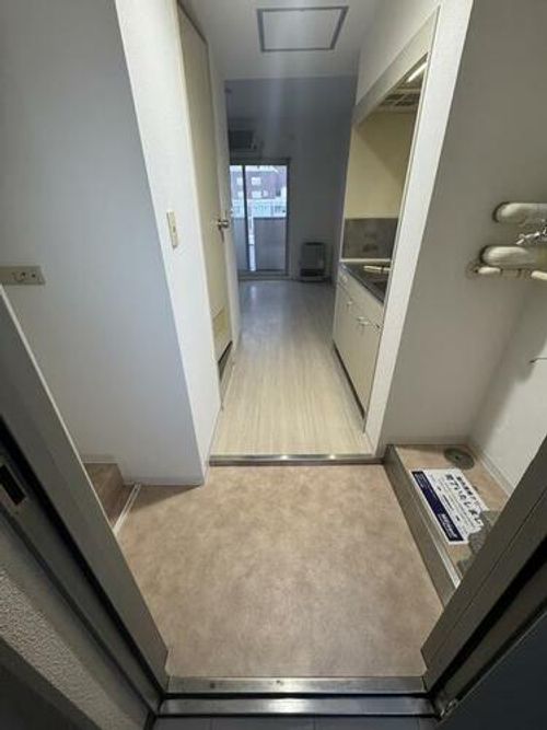 メゾン・ド・ルナール0406の玄関