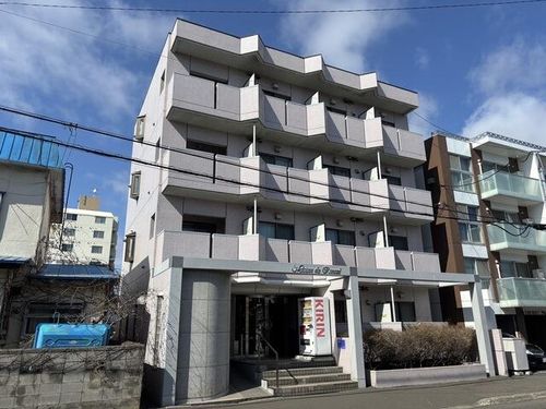 メゾン・ド・ルナール0406の外観