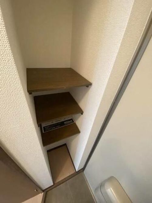 ラヴェール元町0201の玄関