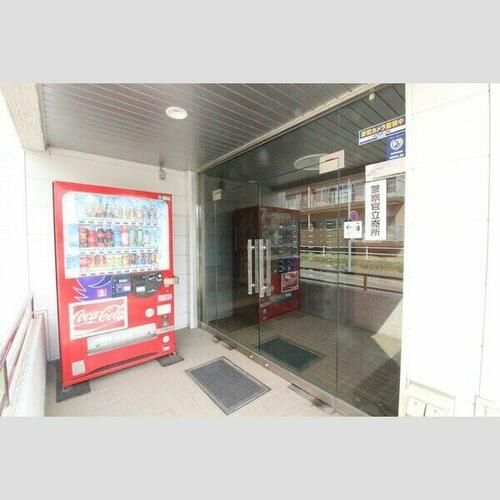 マイルーム南郷の玄関