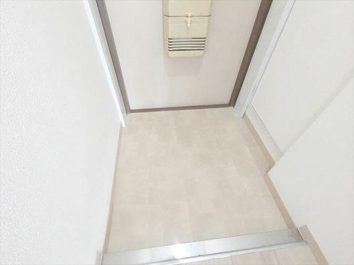 メゾンドール御影の玄関