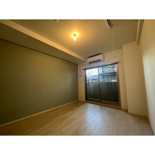 クレアグレイス新森古市0603の居間