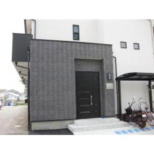 House C.R.Aの玄関