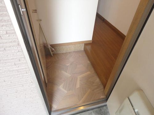 エトワール柳川103の玄関