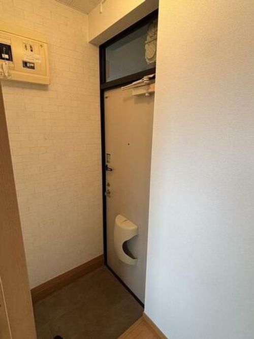 コーポ向日葵0203の玄関