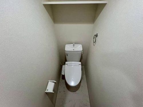 プレサンス丸の内城雅901の内装