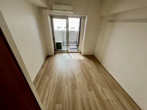 プレサンス丸の内城雅901の居間