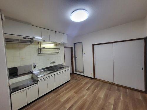 寿第2平尾ハイツ301の居間