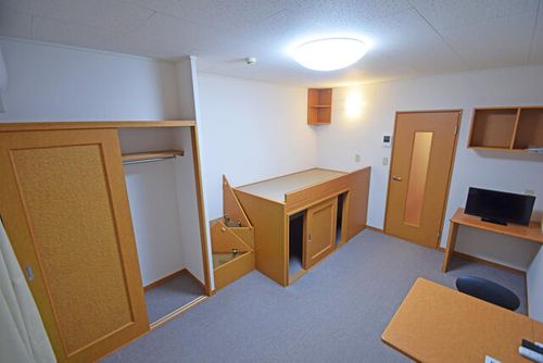 レオパレスハピネス201の居間