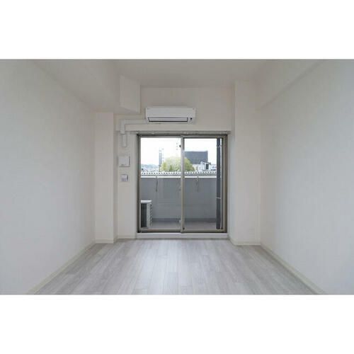 アドバンス神戸パーチェ0214の居間