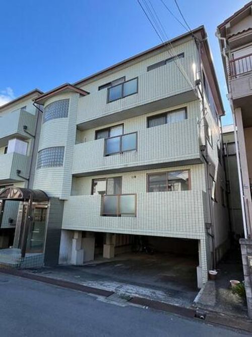 大阪府交野市私部4丁目(マンション)の賃貸物件の外観