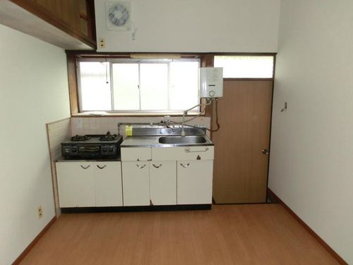 福岡県北九州市小倉南区守恒2丁目(一戸建)の賃貸物件のキッチン