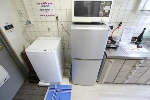 リファレンス北九大前202の玄関